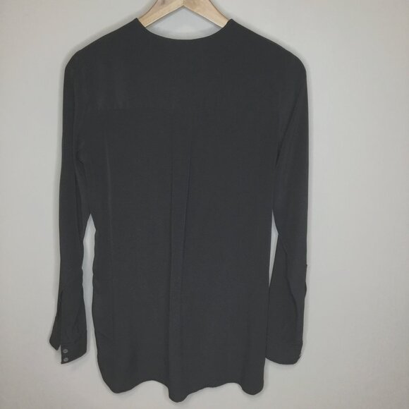 VINCE Stretch Silk Long Sleeve Polo Blouse Black Size 4 Minimalist Luxury Top - Picture 9 of 10
